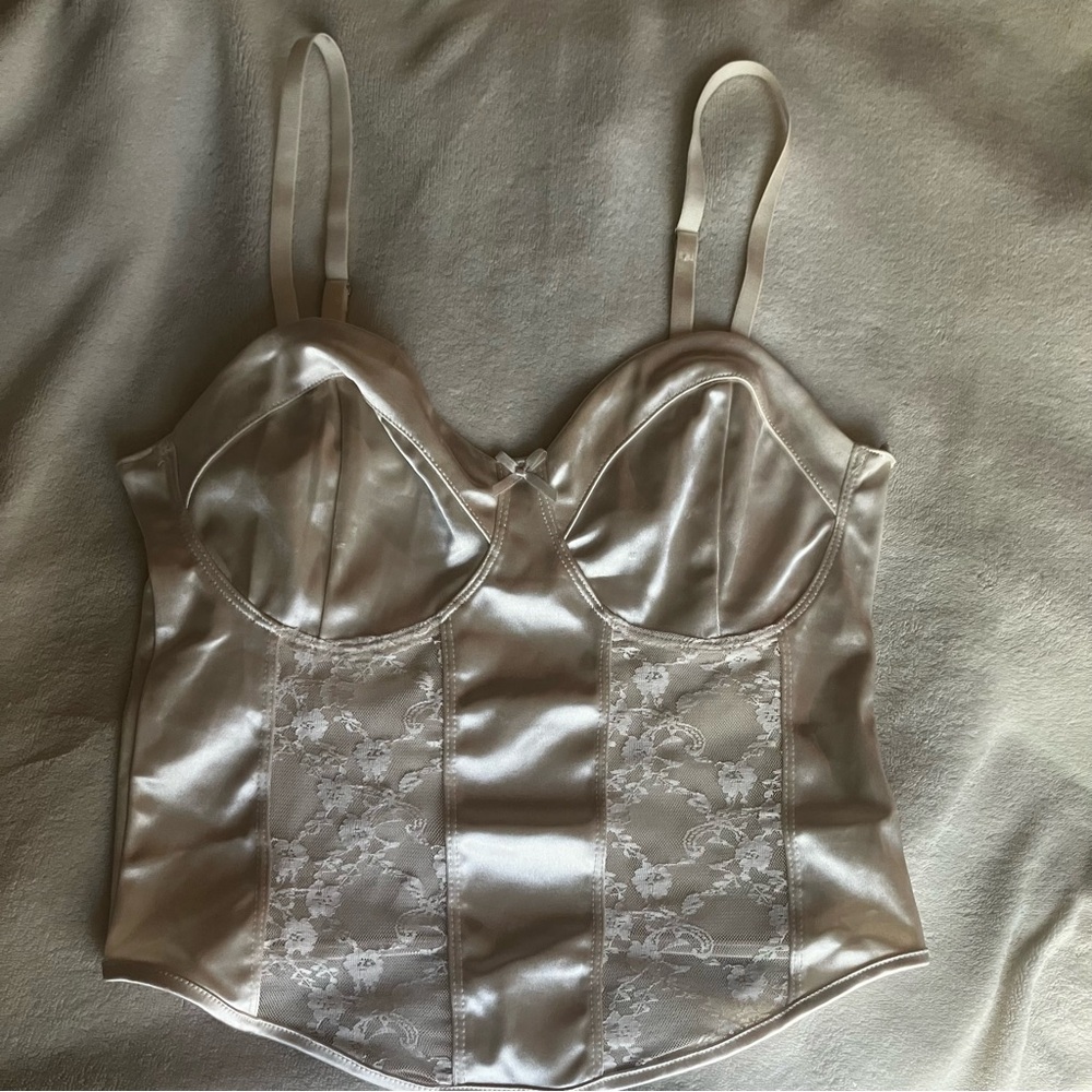 Divided Pearly White Lace Corset Crop Top Size M